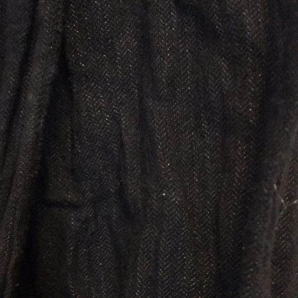 Comptoir does Cottonnier Black Wrap Skirt & Silver thread with fabric crinkle. - Picture 5 of 10